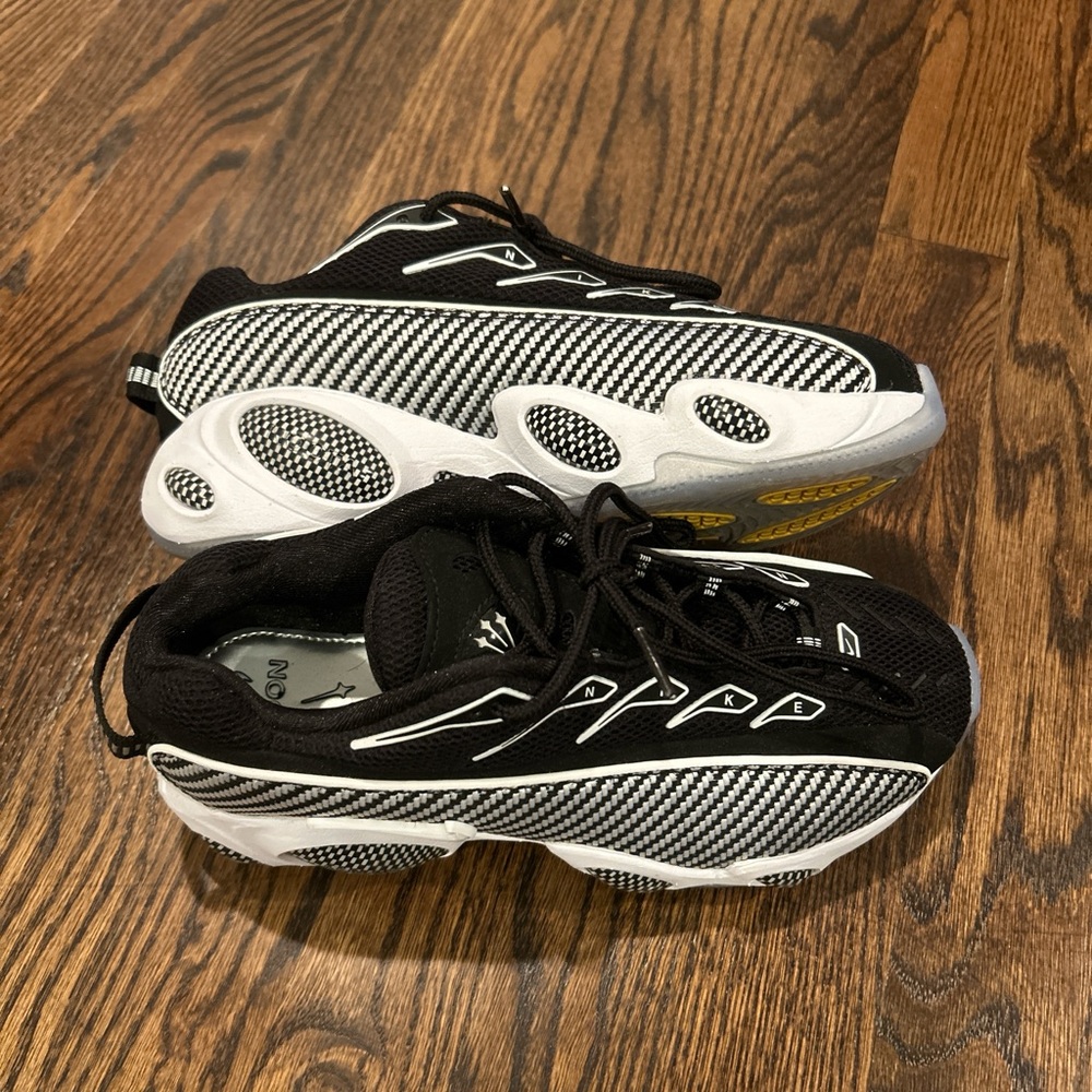 NOCTA glide black and white